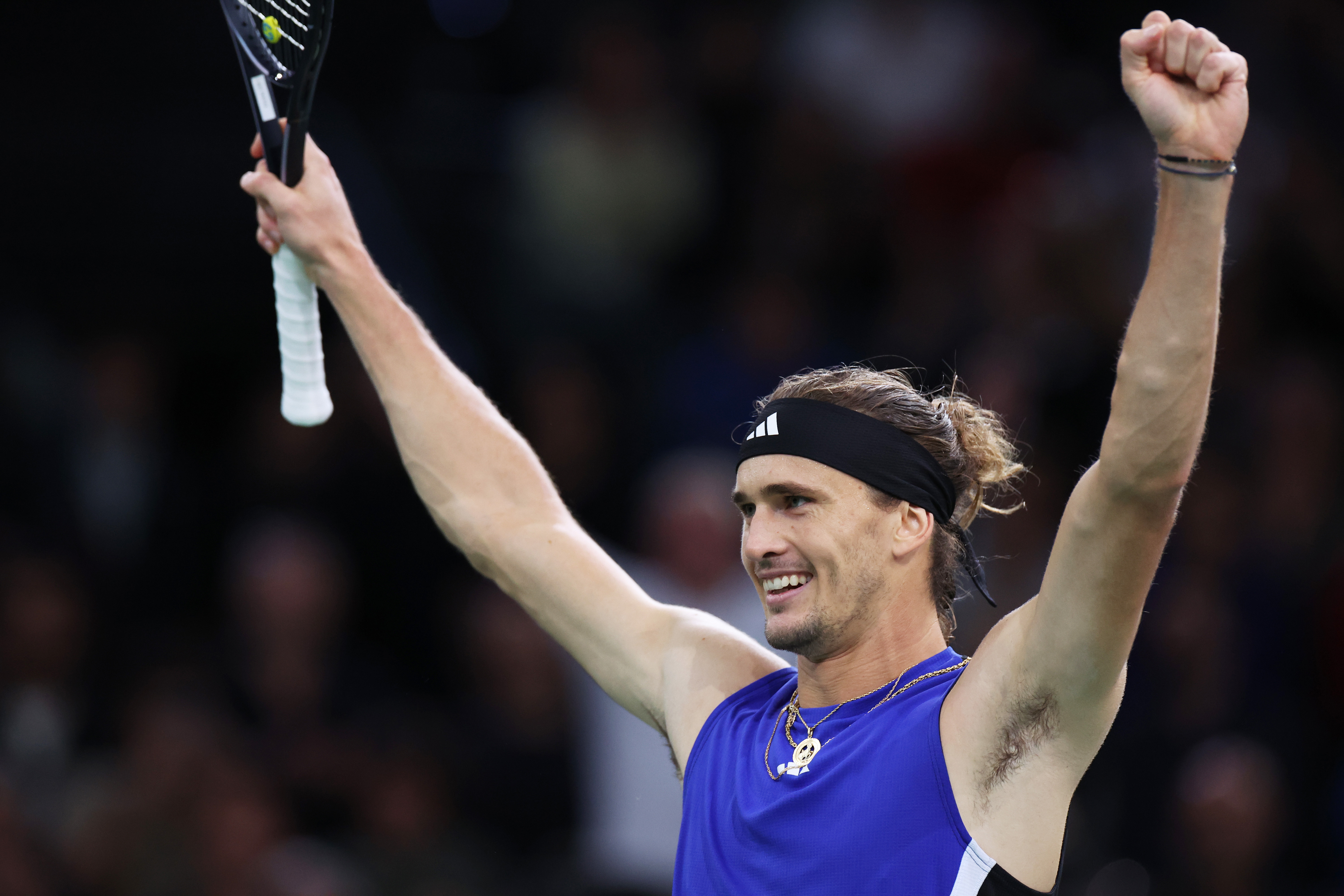 包含西班牙网球队逆转世界网球队，兹维列夫制霸全场的词条