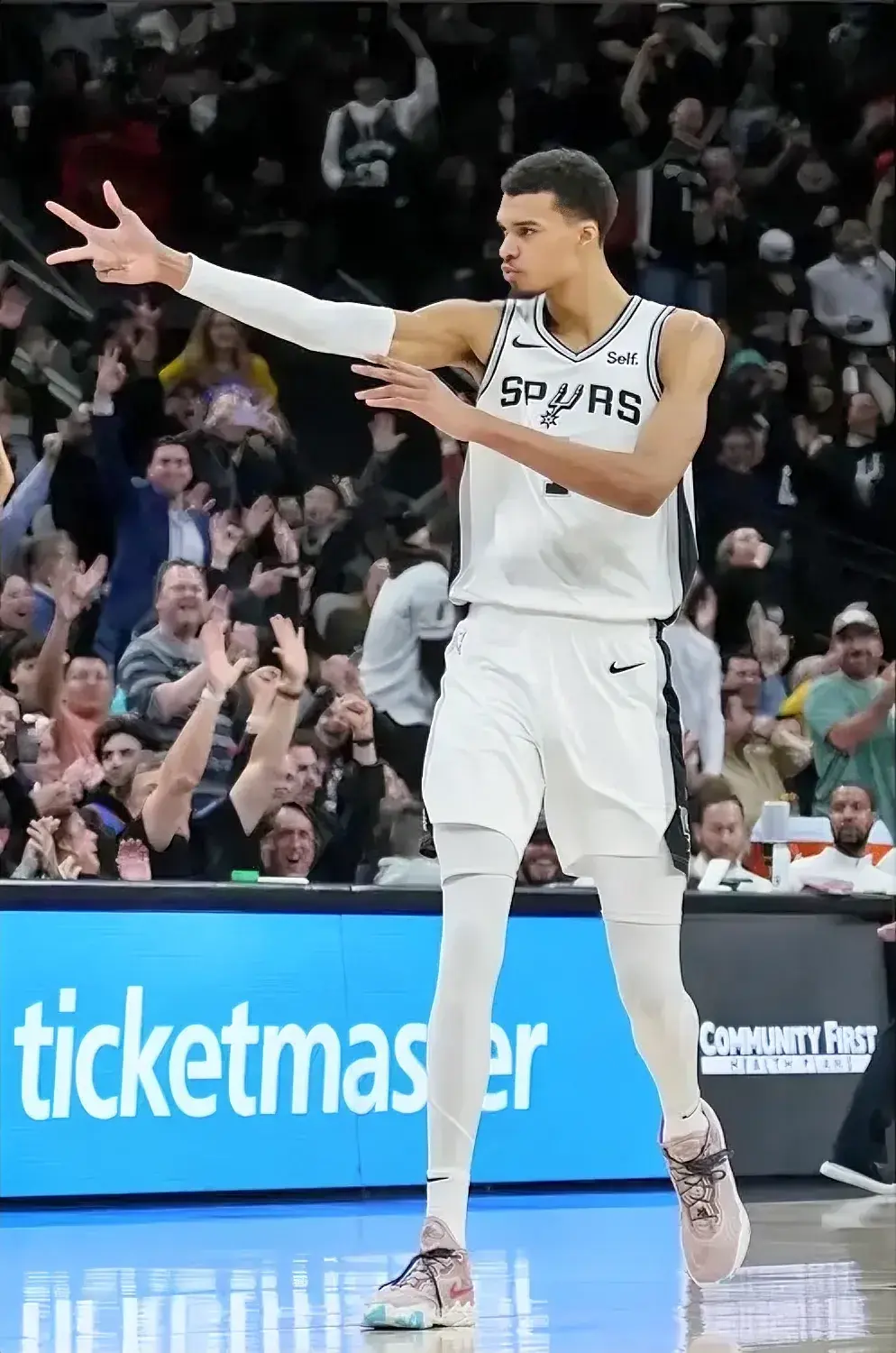 关于鹈鹕轻取美国男篮，戈贝尔一己之力扛起全队的信息