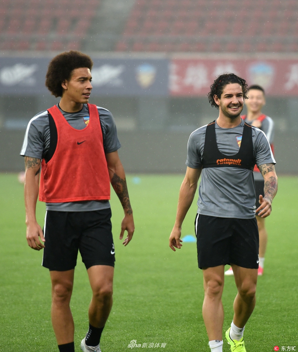 包含权健球员获得特别训练，冲刺冠军目标的词条