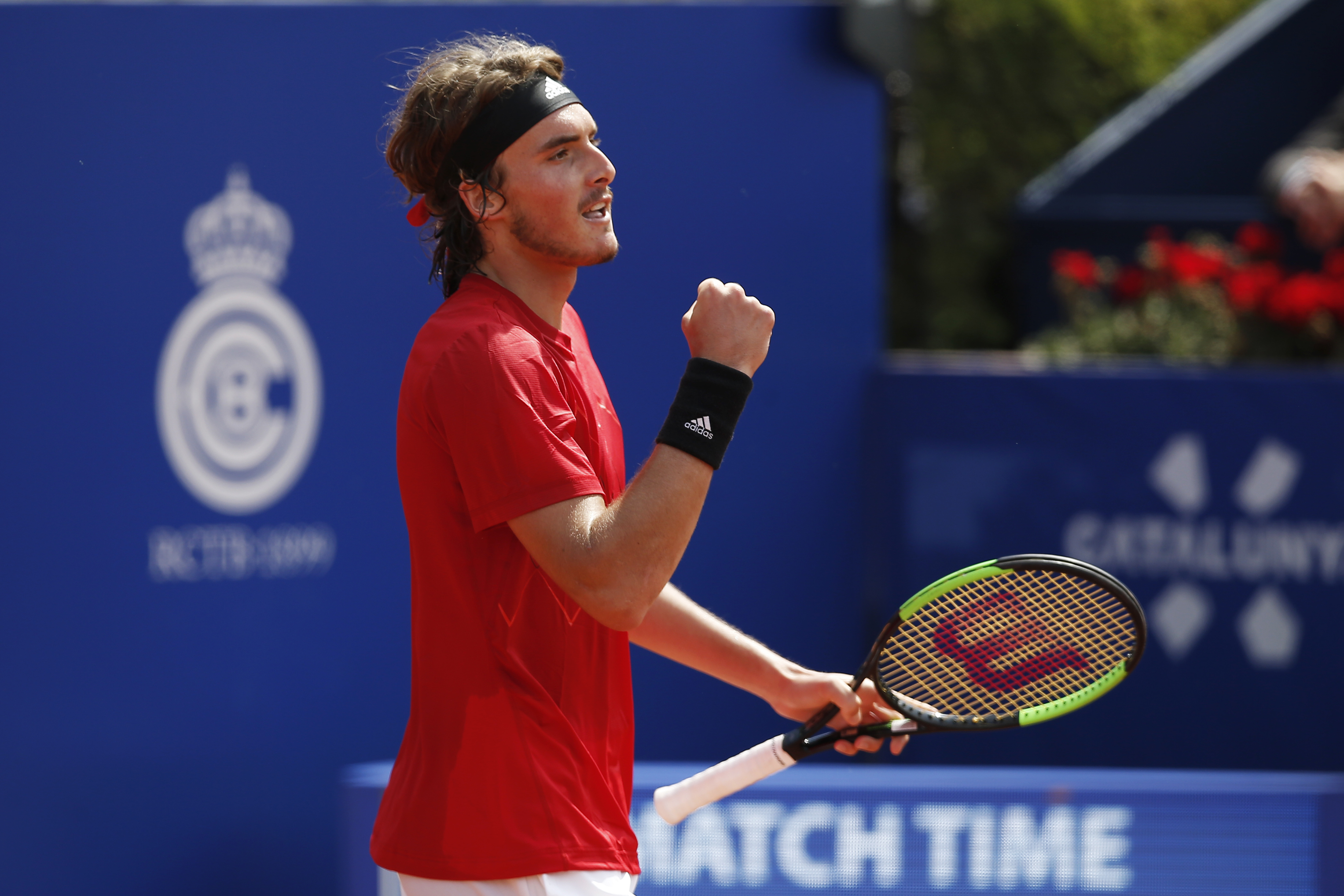 关于温网轻取年终总决赛,西西帕斯点燃赛场的信息 关于温网轻取年终总决赛,西西帕斯点燃赛场的信息