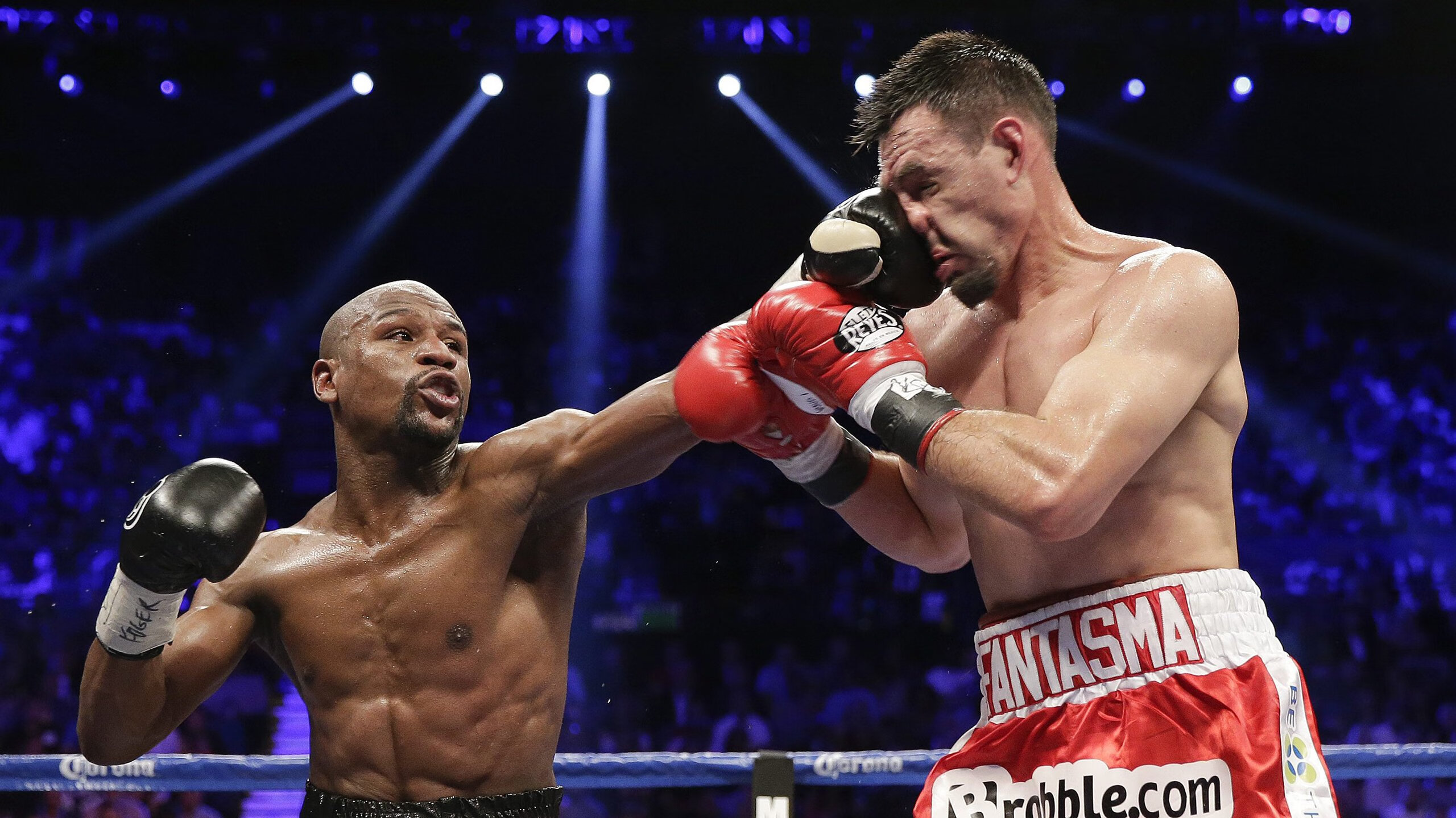 快船巨浪冲垮老鹰,恩比德关键时刻定乾坤