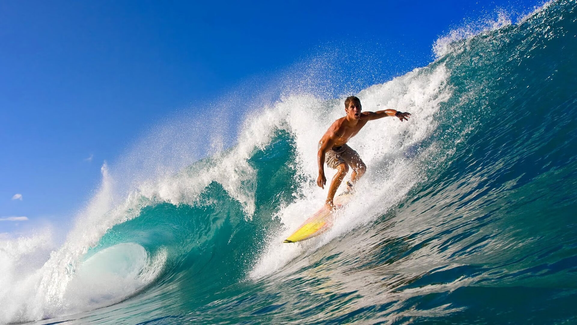 赛道风云，哈斯车队逆转红牛二队，周冠宇惊艳四座